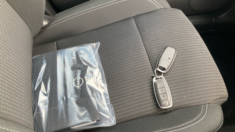 Nissan Qashqai 1.3 DiG-T MH Acenta Premium 5dr Petrol Hatchback